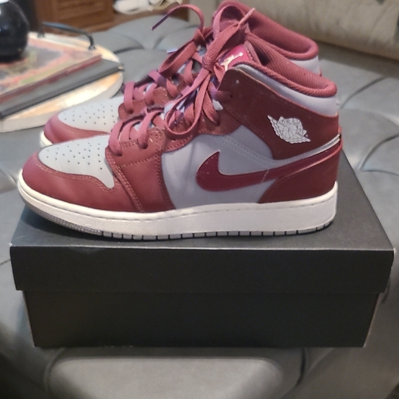 Air Jordan 1 Mid 'Cherrywood Red' - Picture 3 of 8